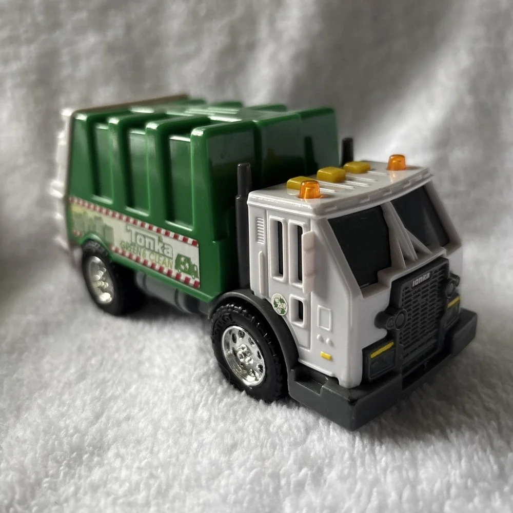Tonka Metro Green & Clean Garbage Truck with Lights & Sounds Funrise - Working